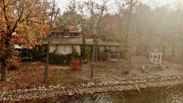 135 Iroquois Dr, Cherokee Village, AR 72529