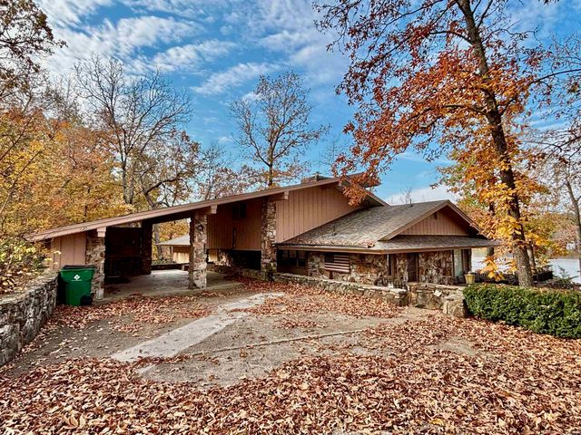 135 Iroquois Dr, Cherokee Village, AR 72529