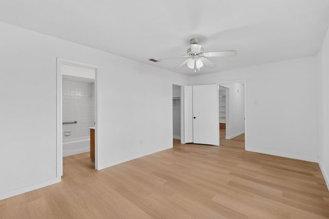 213 Gregory Drive, Desoto, TX 75115