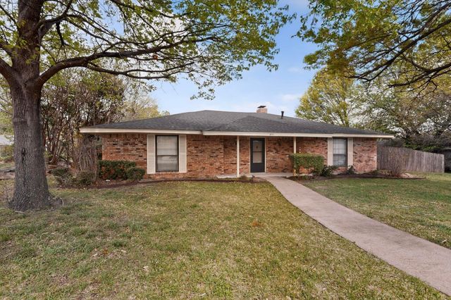 213 Gregory Drive, Desoto, TX 75115