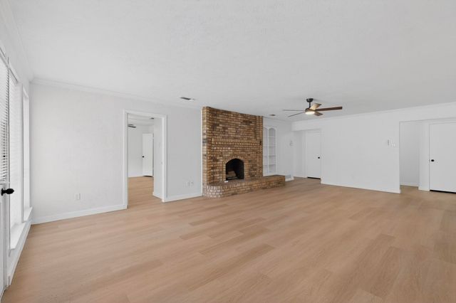 213 Gregory Drive, Desoto, TX 75115