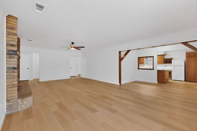 213 Gregory Drive, Desoto, TX 75115