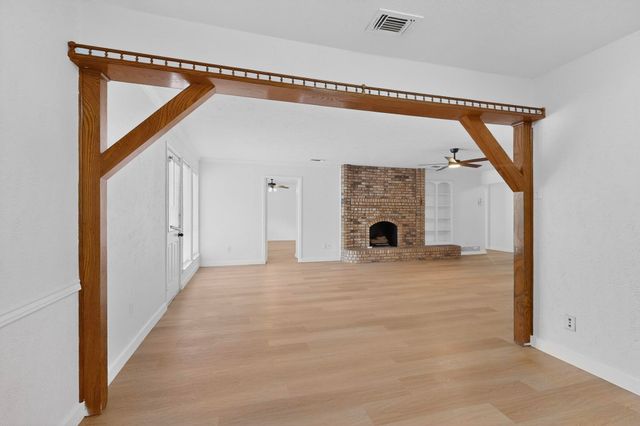 213 Gregory Drive, Desoto, TX 75115