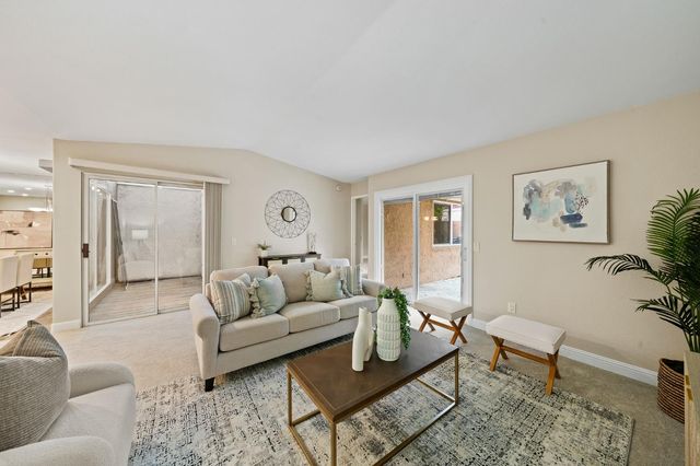 7523 Sunfaire Ln, Sacramento, CA 95828