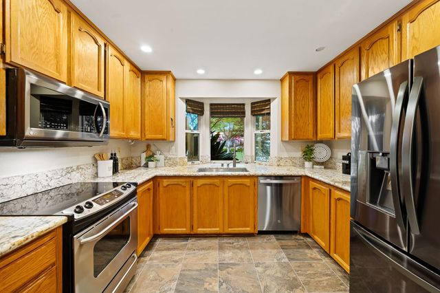 7523 Sunfaire Ln, Sacramento, CA 95828