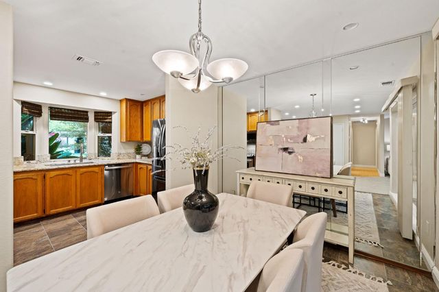 7523 Sunfaire Ln, Sacramento, CA 95828