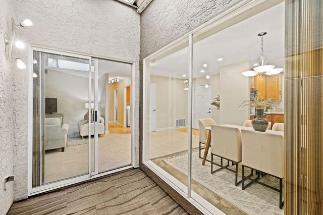 7523 Sunfaire Ln, Sacramento, CA 95828