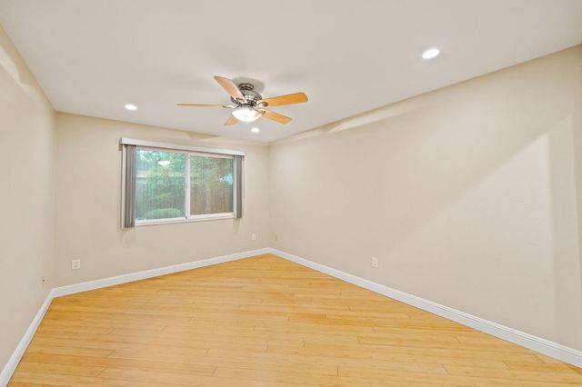 7523 Sunfaire Ln, Sacramento, CA 95828