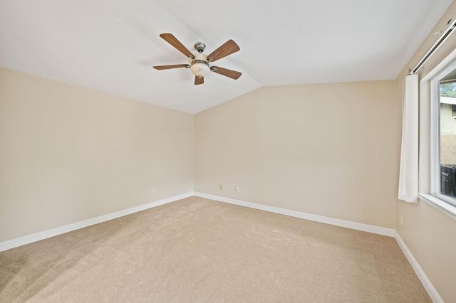 7523 Sunfaire Ln, Sacramento, CA 95828