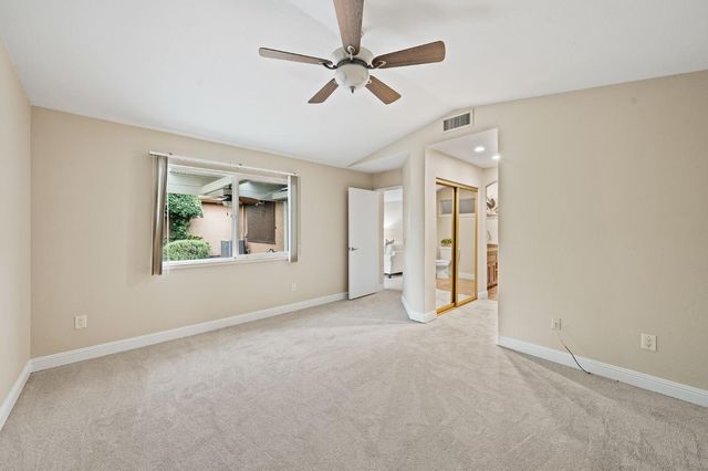 7523 Sunfaire Ln, Sacramento, CA 95828