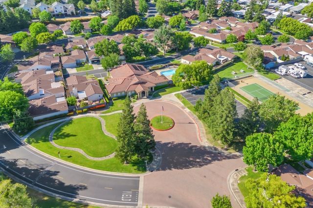 7523 Sunfaire Ln, Sacramento, CA 95828