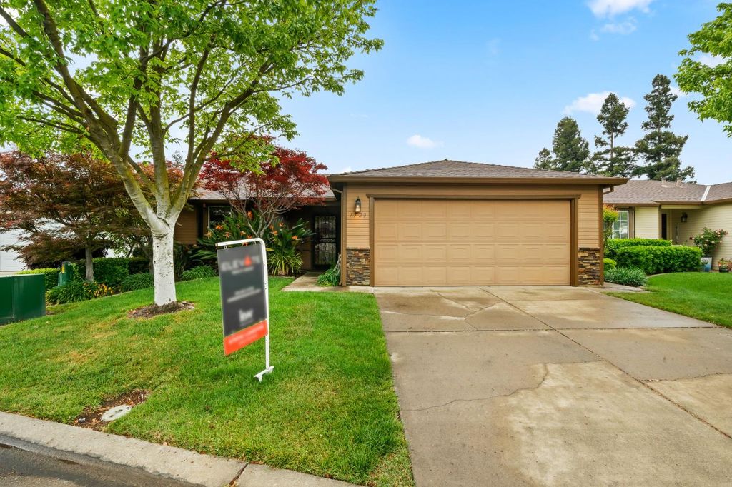 7523 Sunfaire Ln, Sacramento, CA 95828