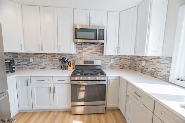 9 Montrose Rd, Franklin Twp., NJ 08873