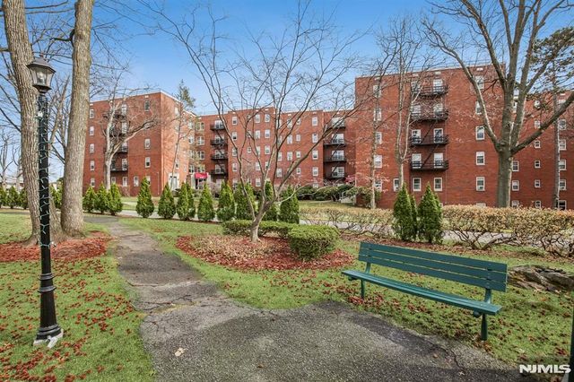 2350 Linwood Avenue 4E, Fort Lee, NJ 07024
