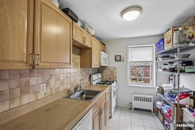 2350 Linwood Avenue 4E, Fort Lee, NJ 07024