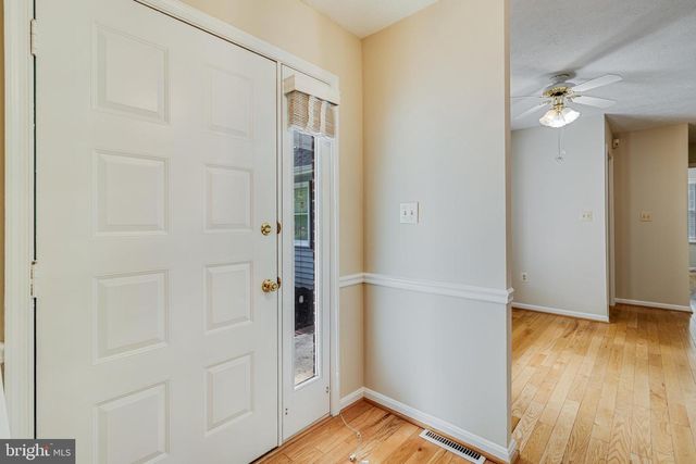 37287 E LAKELAND DR, Mechanicsville, MD 20659