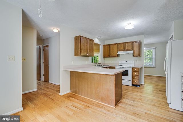 37287 E LAKELAND DR, Mechanicsville, MD 20659