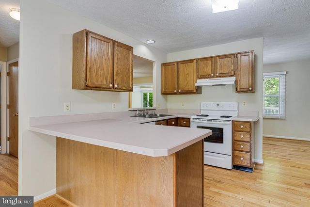 37287 E LAKELAND DR, Mechanicsville, MD 20659
