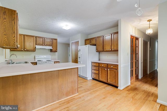 37287 E LAKELAND DR, Mechanicsville, MD 20659