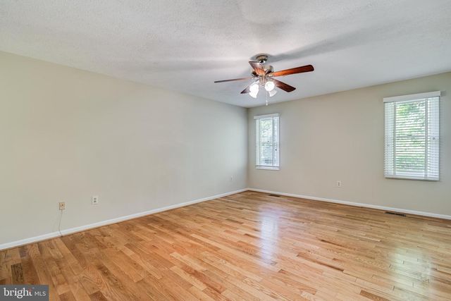 37287 E LAKELAND DR, Mechanicsville, MD 20659