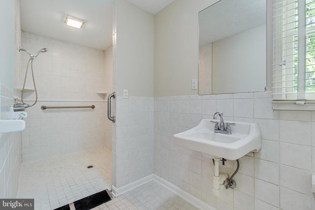 37287 E LAKELAND DR, Mechanicsville, MD 20659