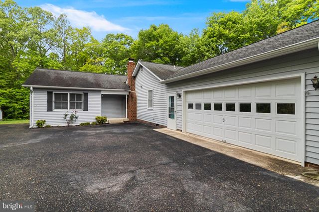 37287 E LAKELAND DR, Mechanicsville, MD 20659