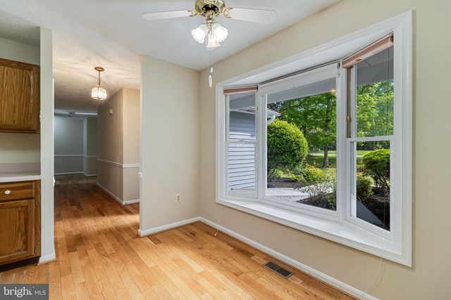 37287 E LAKELAND DR, Mechanicsville, MD 20659
