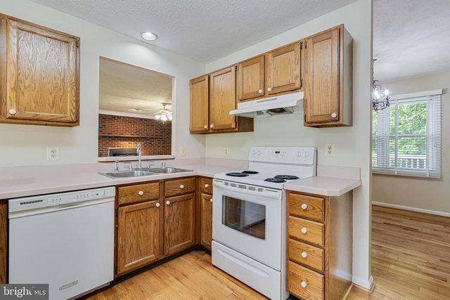 37287 E LAKELAND DR, Mechanicsville, MD 20659