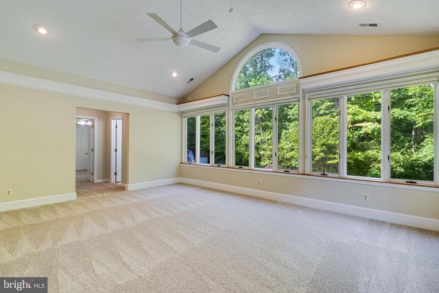 37287 E LAKELAND DR, Mechanicsville, MD 20659