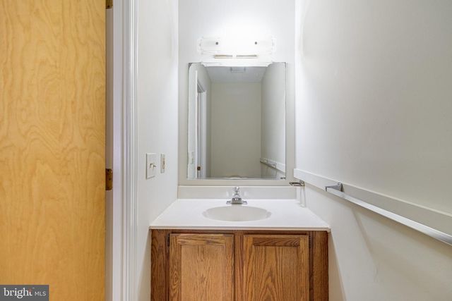 37287 E LAKELAND DR, Mechanicsville, MD 20659