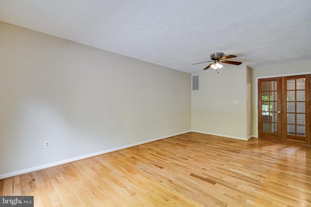 37287 E LAKELAND DR, Mechanicsville, MD 20659