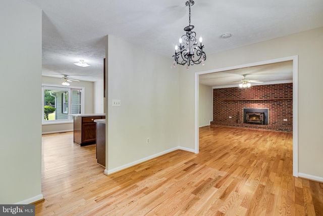 37287 E LAKELAND DR, Mechanicsville, MD 20659