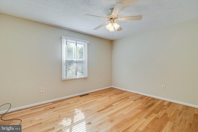 37287 E LAKELAND DR, Mechanicsville, MD 20659