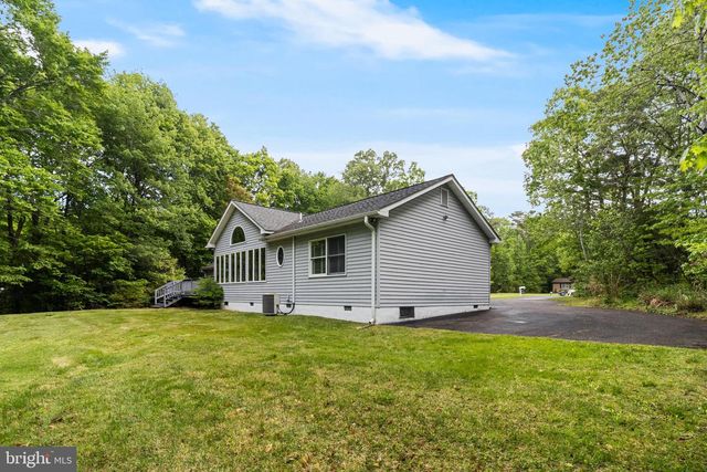 37287 E LAKELAND DR, Mechanicsville, MD 20659