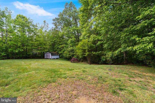 37287 E LAKELAND DR, Mechanicsville, MD 20659