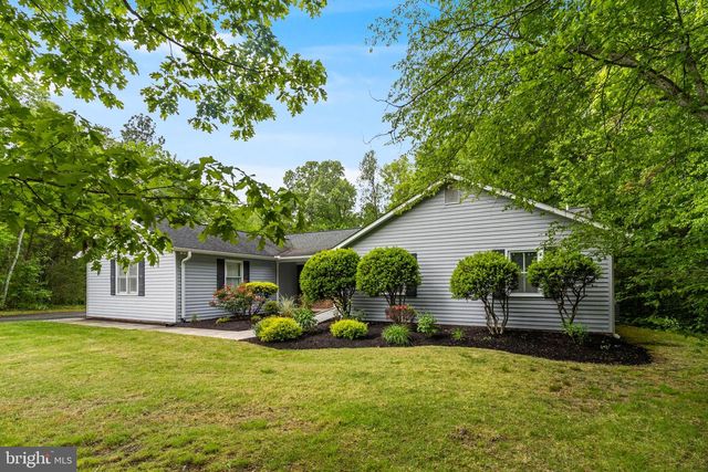 37287 E LAKELAND DR, Mechanicsville, MD 20659