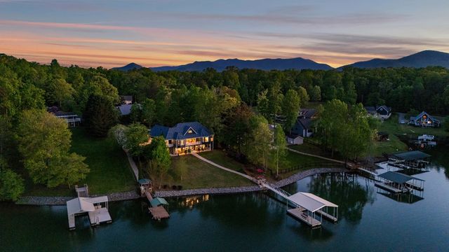 703 Cherokee Hills, Hiawassee, GA 30546