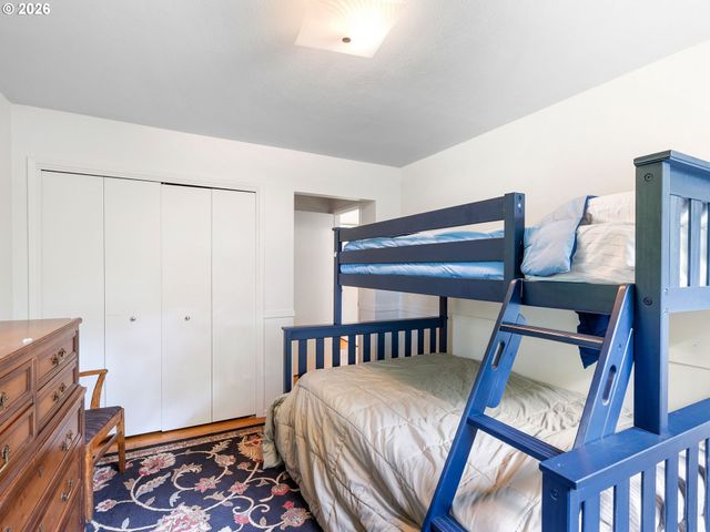 3945 PARKER Rd, West Linn, OR 97068
