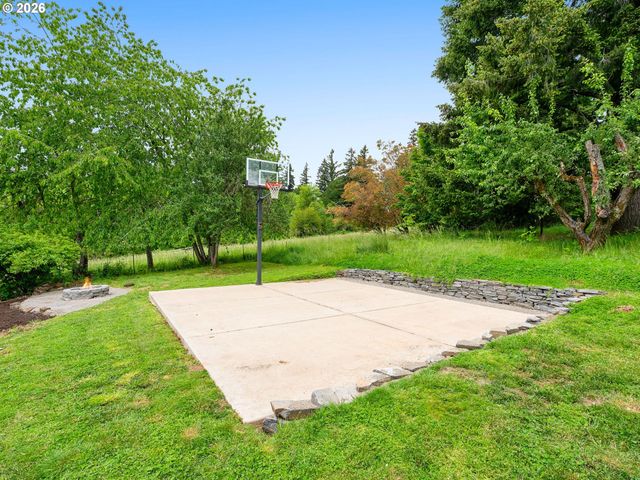 3945 PARKER Rd, West Linn, OR 97068