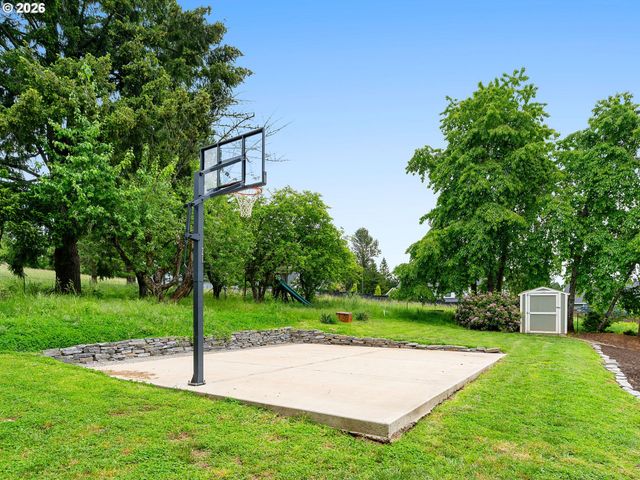 3945 PARKER Rd, West Linn, OR 97068