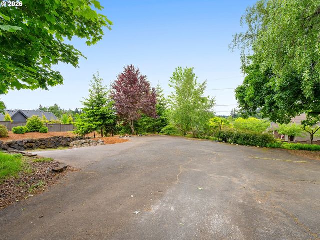 3945 PARKER Rd, West Linn, OR 97068