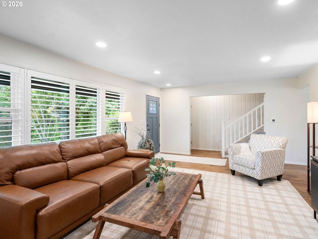 3945 PARKER Rd, West Linn, OR 97068