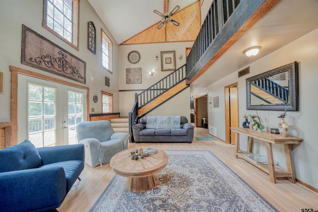 15818 Mountainview Rd, Winona, TX 75792