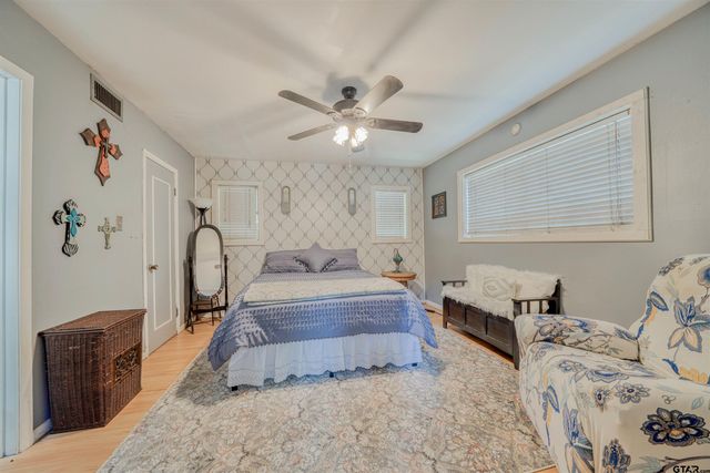 15818 Mountainview Rd, Winona, TX 75792