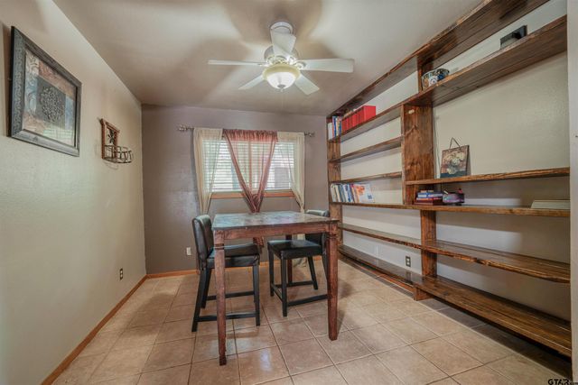 15818 Mountainview Rd, Winona, TX 75792