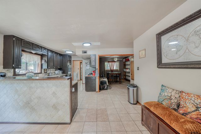 15818 Mountainview Rd, Winona, TX 75792