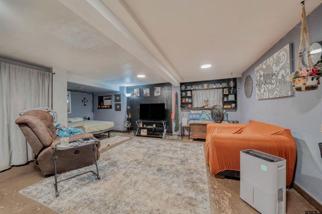 15818 Mountainview Rd, Winona, TX 75792
