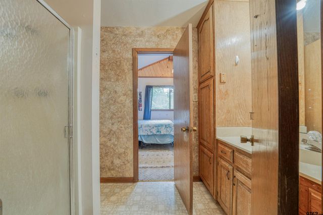 15818 Mountainview Rd, Winona, TX 75792