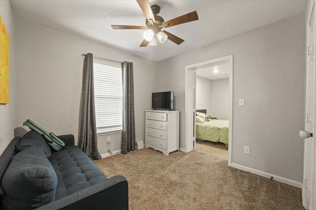 3350 Glenhaven Boulevard, Dallas, TX 75211