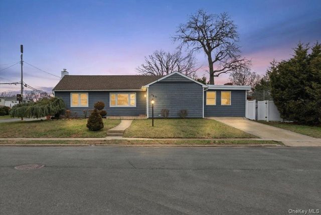 1871 Relyea Drive, Merrick, NY 11566